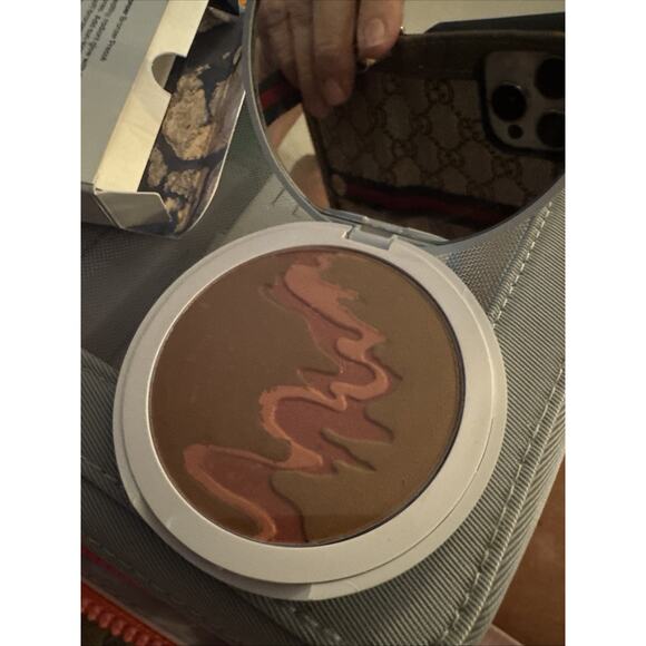 FLYTE.70 ColorBack Burnished Bronze VACATION Pressed Bronzer .29oz (8.5g) NIB - Picture 7 of 7